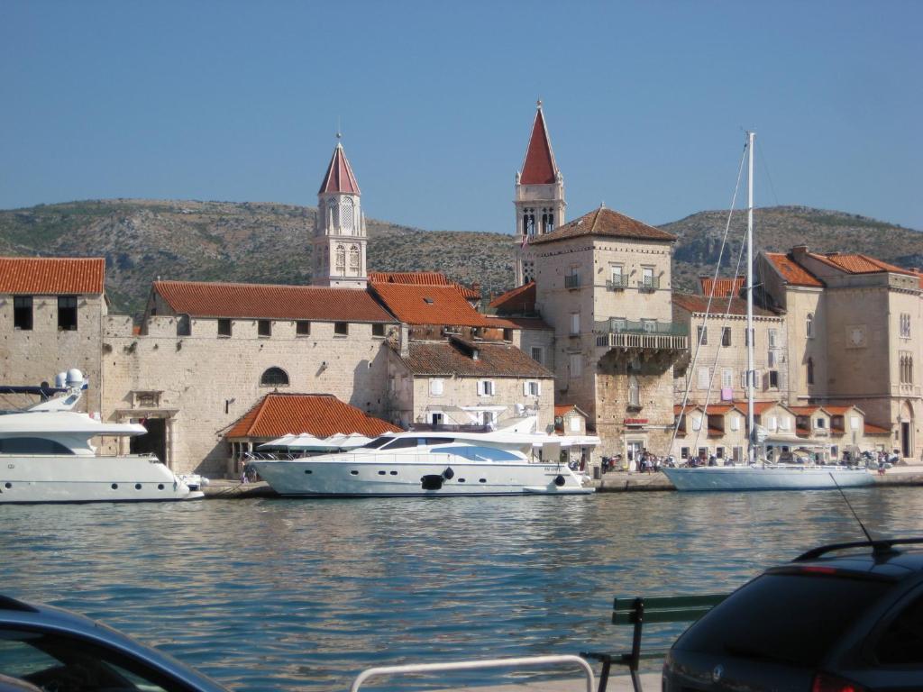 Apartments Dora -Free Parking Trogir Exterior foto