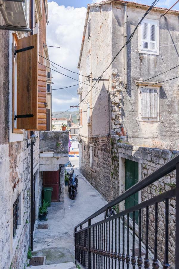 Apartments Dora -Free Parking Trogir Exterior foto